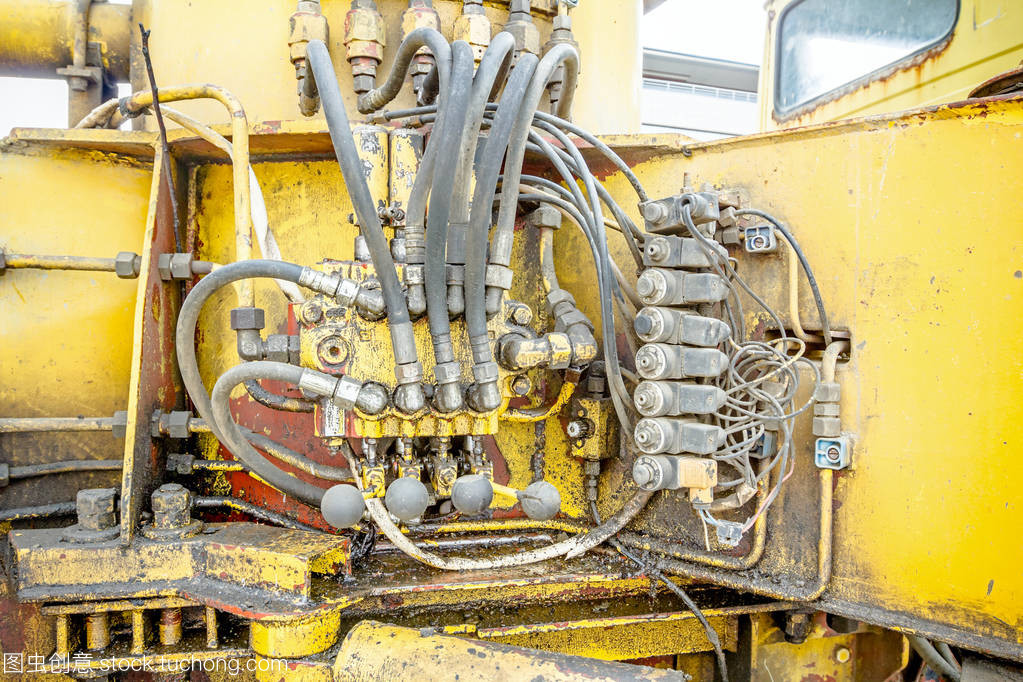 液壓系統、 軟管、 管接頭和杠桿控制