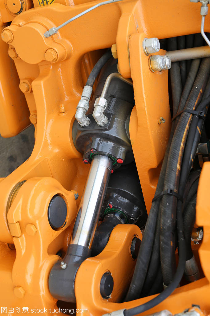 機械液壓系統(tǒng)